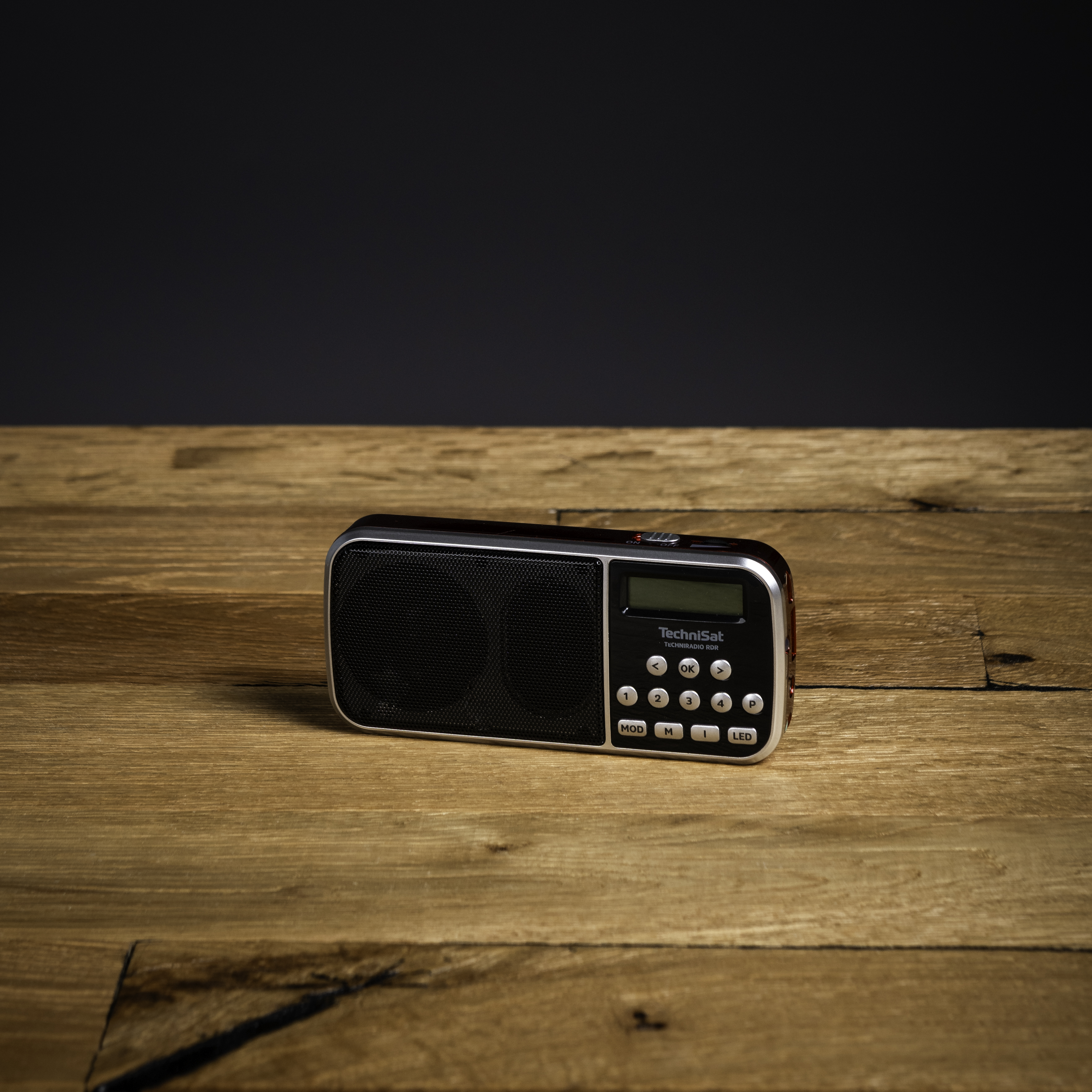 Radio mit DAB+ UKW und Senderlogo